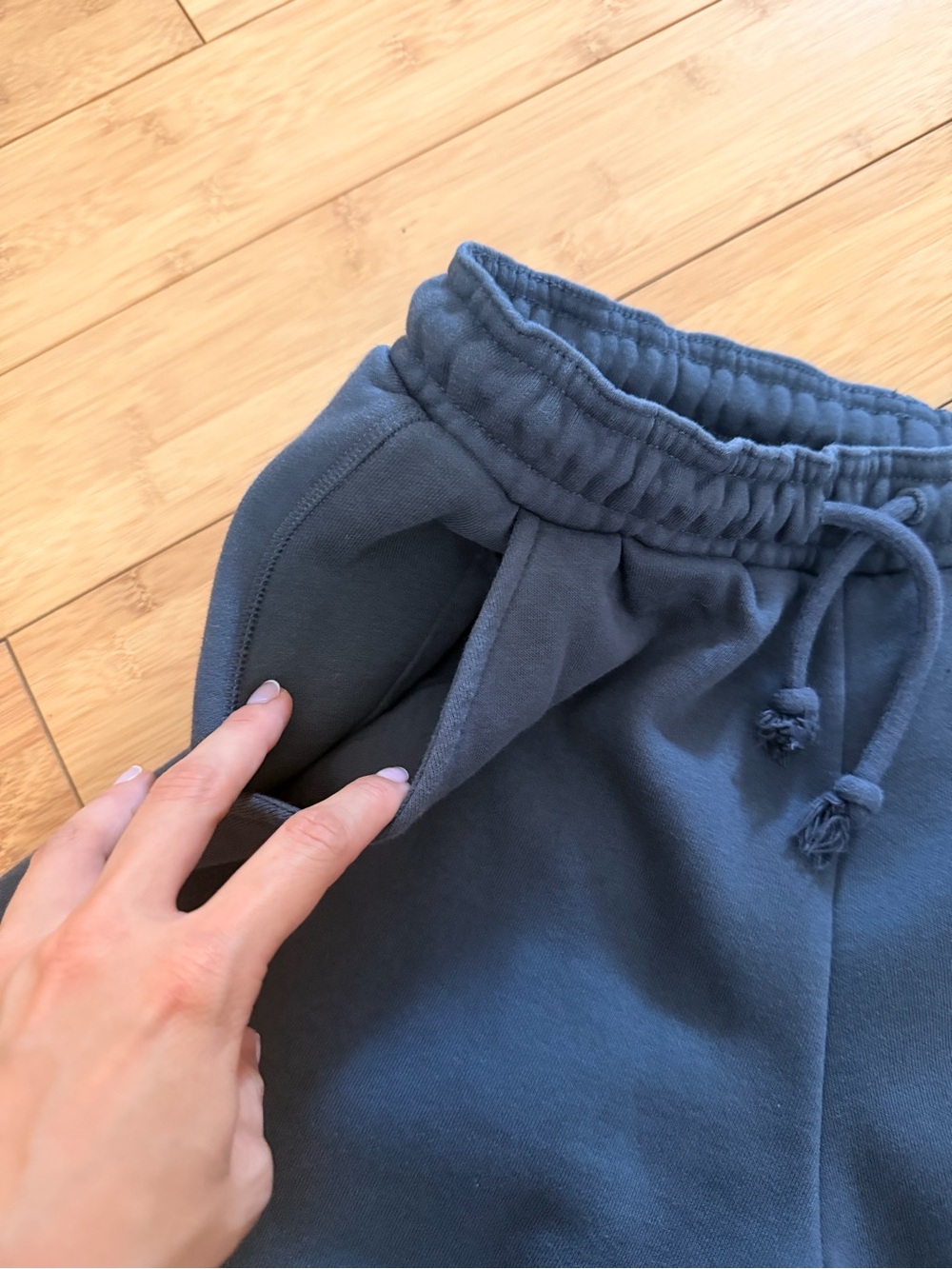 Gym Shark Women’s Grey 2 Piece Sweatpants - Picture 6 of 8